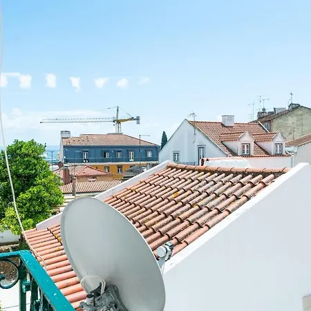 Next To Sao Jorge Castle Lisbon