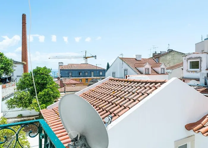 Next To Sao Jorge Castle Lisboa