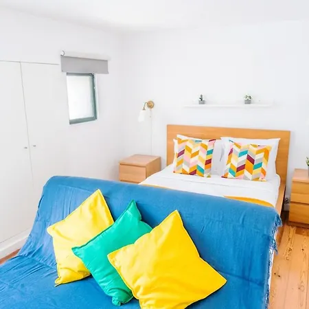 Next To Sao Jorge Castle Lizbona